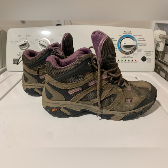 Women’s Hi-Tech hiking boots size 10 - Picture 3 of 6